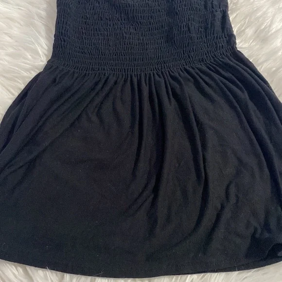 SOLD 🔥3/25$ Sale! BCBG Maxazria Black Smocked Strapless Top - Picture 4 of 5